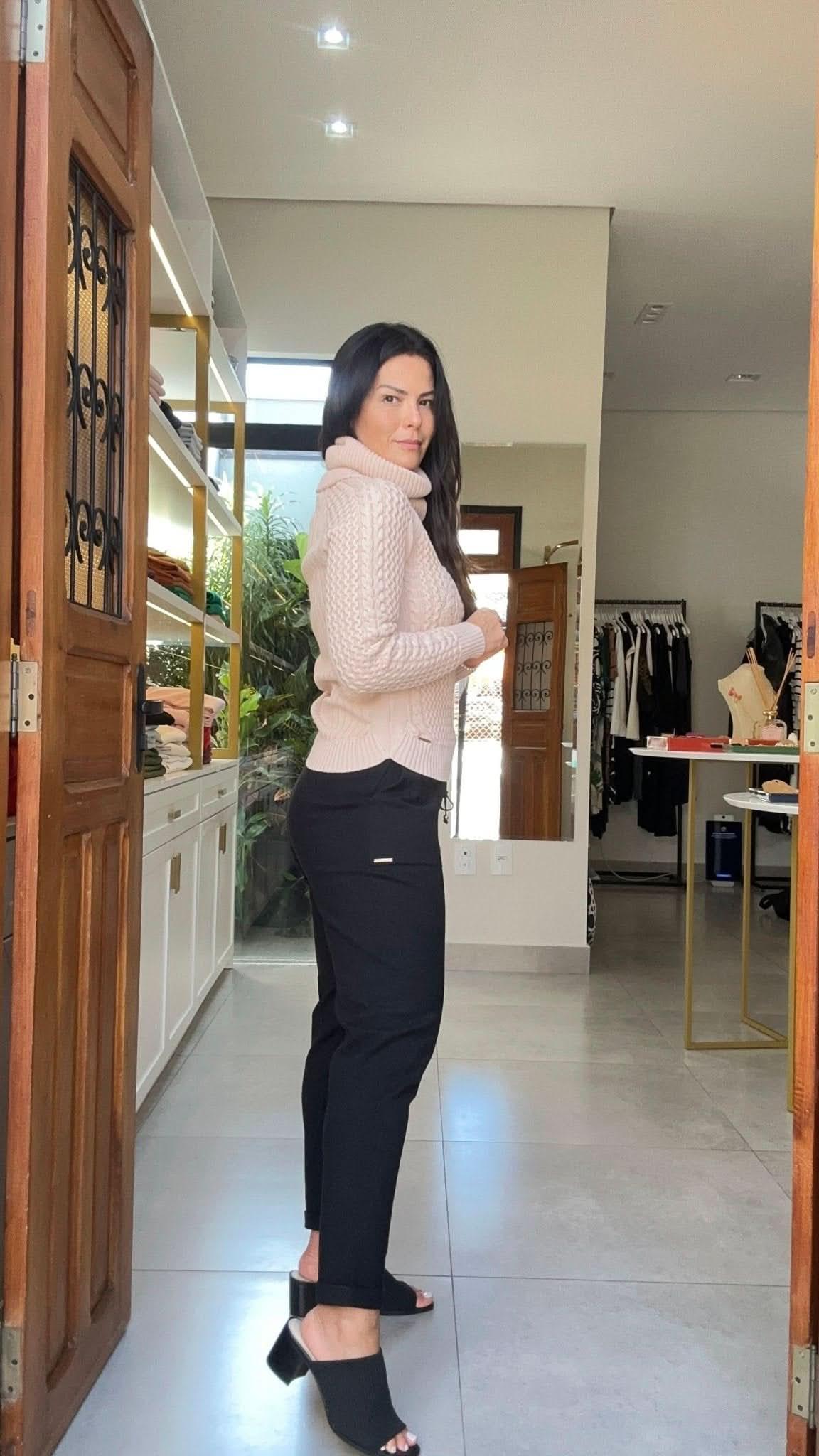 Blusa Molmo Com Gola Bege Ambicione By Anselmi