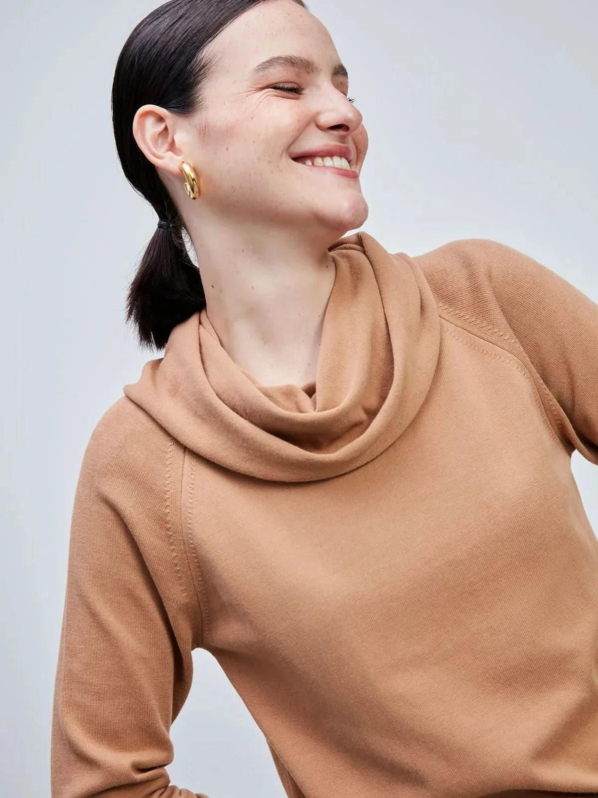 Blusa Básica Gola Alta Camelo Ambicione by Anselmi