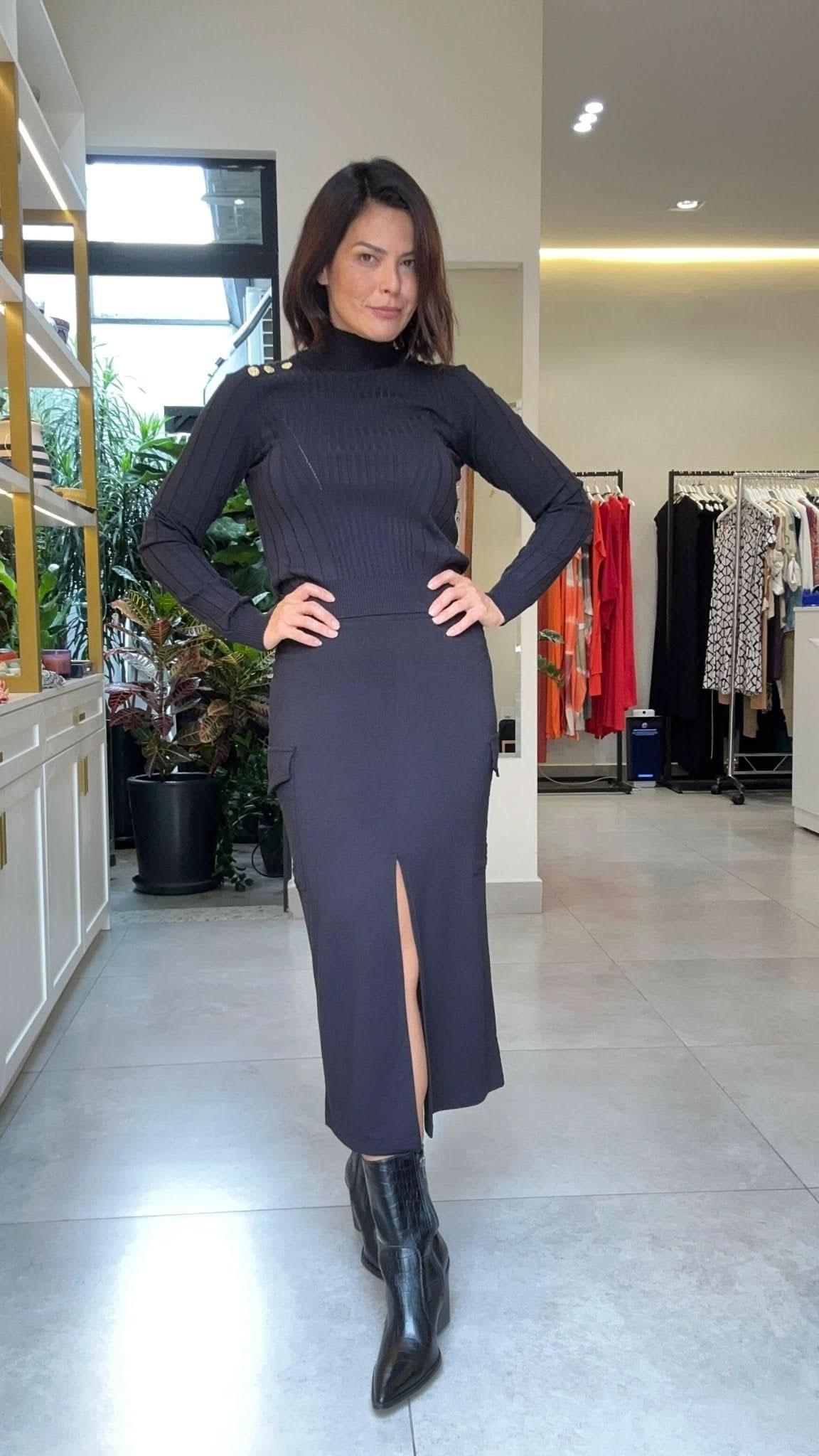 Blusa Manga Longa com Gola Chaminé Preta Anselmi