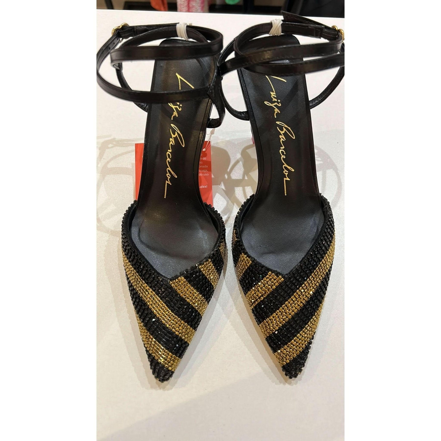 Scarpin Salto Médio Nano Correntes Cristais Preto
