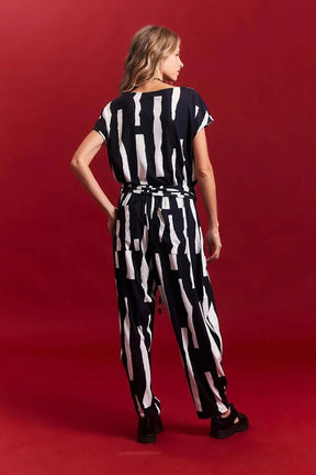 Blusa Básica Recortes UNA