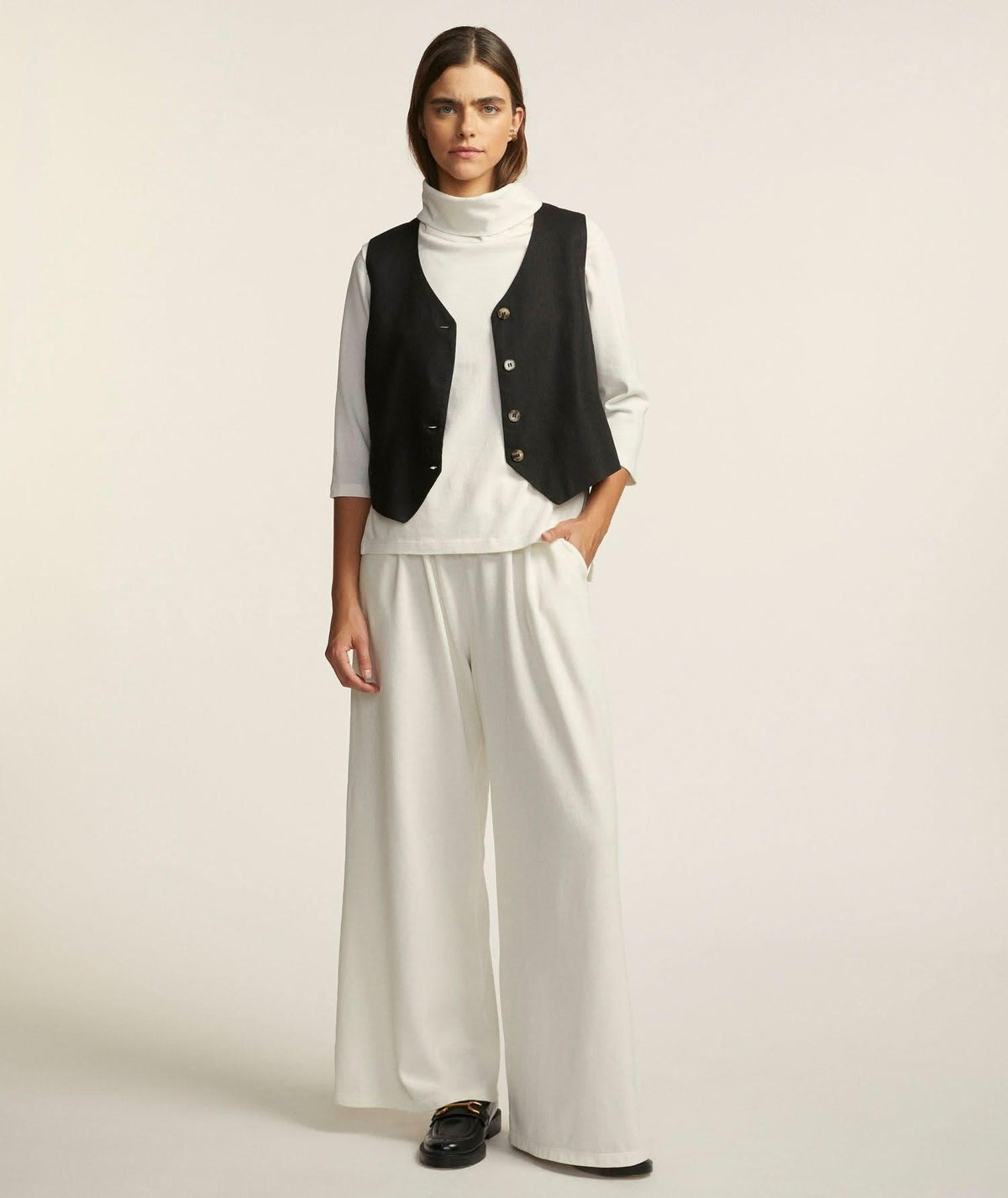 Blusa Gola Alta Thaila Off White Souq