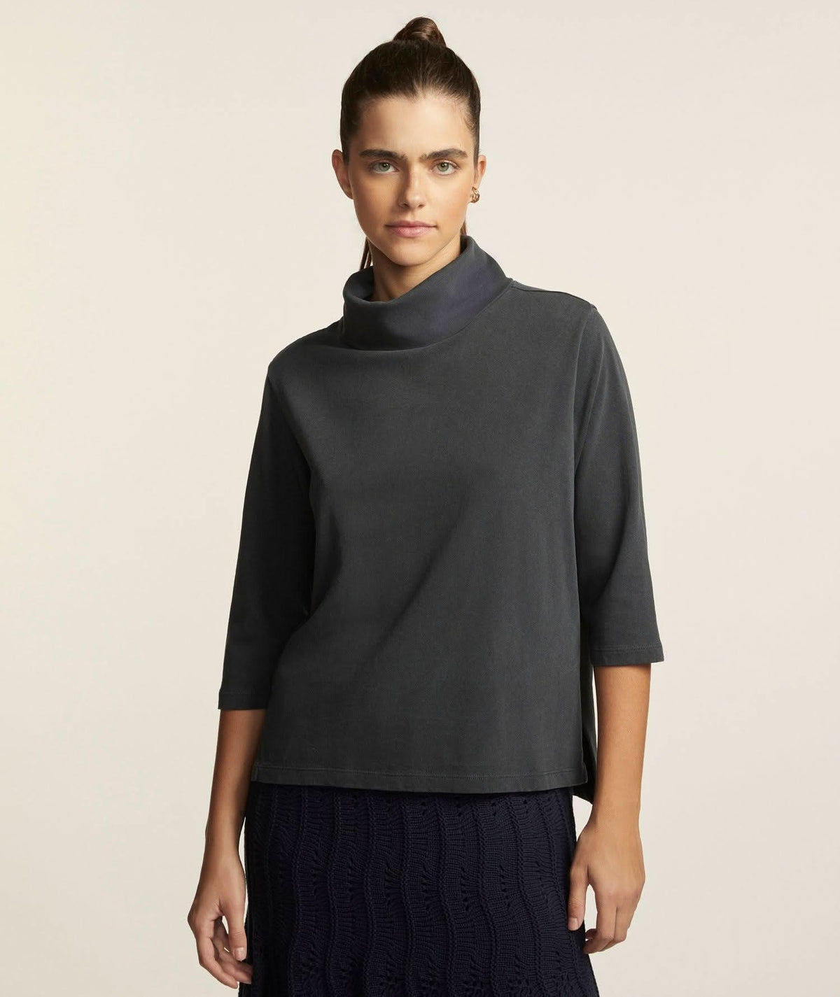 Blusa Gola Alta Thaila Preta Souq