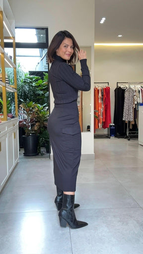Blusa Manga Longa com Gola Chaminé Preta Anselmi