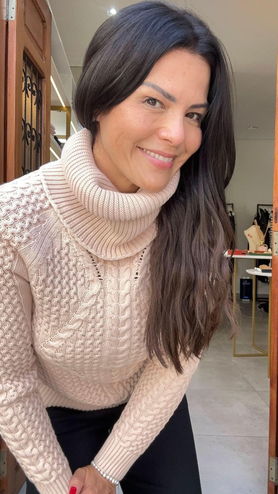 Blusa Molmo Com Gola Bege Ambicione By Anselmi