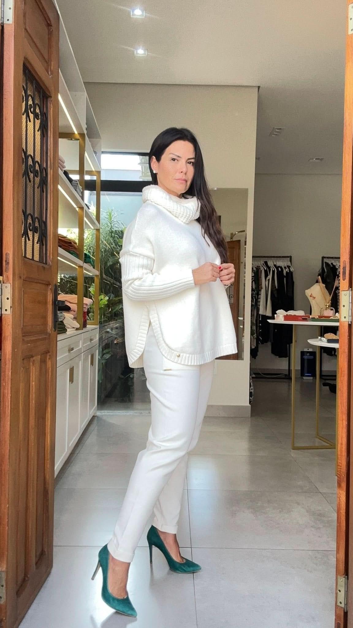 Blusa Essen Com Gola Off White Ambicione By Anselmi