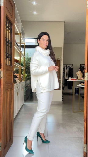 Blusa Essen Com Gola Off White Ambicione By Anselmi